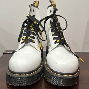 Dr. Martans  1460 WOMEN'S SMOOTH LEATHER LACE UP BOOTS